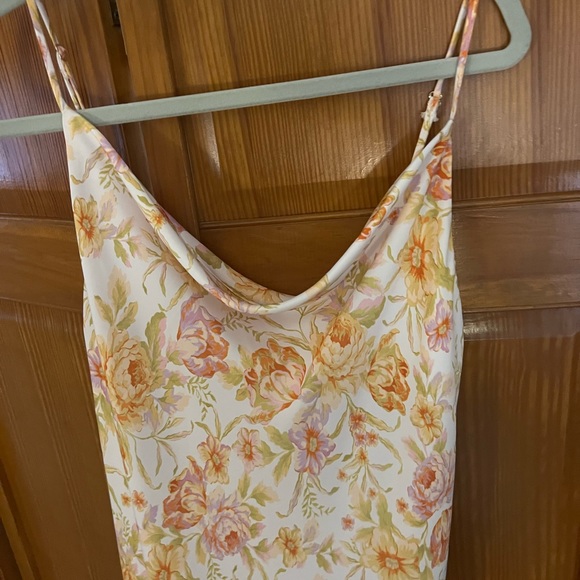 Dress - Picture 6 of 6